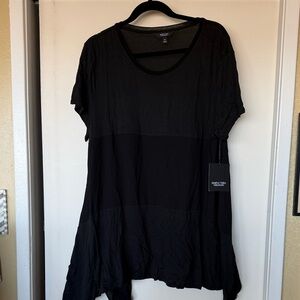 short sleeve trapeeze bottom tee shirt